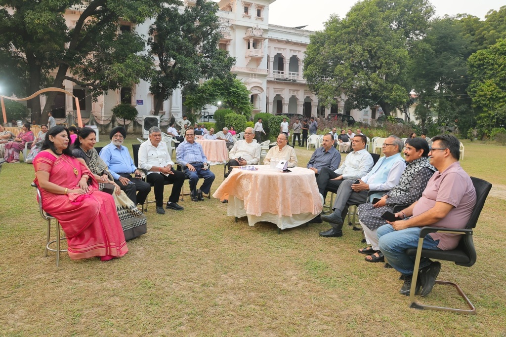 विक्रमाजीत सिंह सनातन धर्म कॉलेज (VSSD कॉलेज), कानपुर में 25 अक्टूबर को ‘एक दीप VSSD के नाम’ शीर्षक से भव्य Alumni दीपावली मिलन समारोह का आयोजन किया गया।